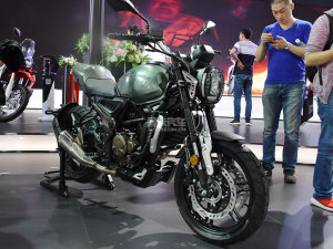  2018����Ħ���� ¡���޼�300AC��̬ʵ��