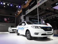 �������305km ����650EV��½�ɶ���չ