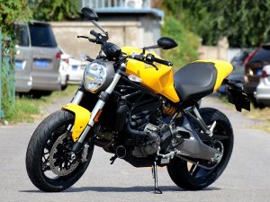 ����С������ 2018��Monster 821ʵ��