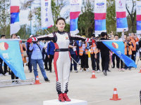 �����󻬳�����������������վ�ھ�����