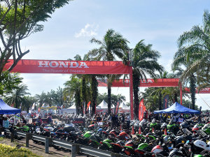  ѩ��֮�� ���ű���ȥ�������ǿ�MotoGP