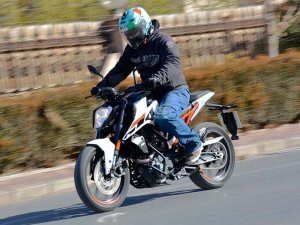  250�����°��� KTM 250 DUKE�Լ�����