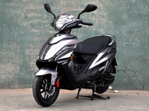  �ﵽ���ʳ�Ʒ�� ����USR125̤�峵ʵ��