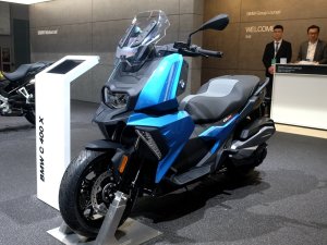  2019�Ϻ���չ ����C400X̤�峵��̬����