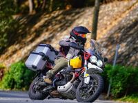  剑走偏锋的摩旅利器 试驾摩托古兹V85TT