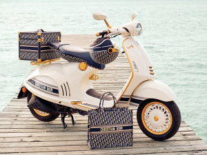  Vespa�Ƴ�Dior����������946̤��Ħ�г�