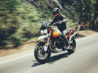  经典兼顾野性 复古探险车摩托古兹V85TT