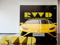 ��������Hurac&aacute;n EVO RWD�״����౱��