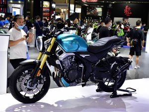  2020����Ħ���� ¡���޼�500AC��̬����