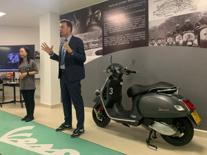  �¿�Vespa Sei Giorni���� �ۼ�5.48��