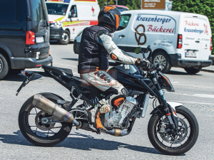  KTM 990 DUKE�ع� ����˫�׷���������