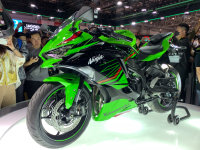 ����Ninja ZX-4RRĦչ���� �������˸�