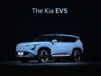 起亚EV5正式上市 售价14.98-17.48万元