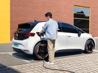 11.99���𽻸����ѣ�ID.3 ����������