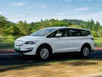 �ɳ�ɻ�����MPV������80v L��������
