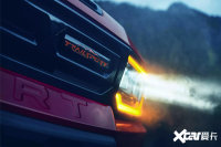 ������һ��SUV������ɼ����չ�׷�������ԽҰ�׼�