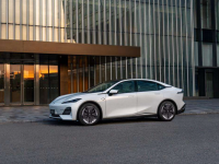 11.99��Ԫ����ʱ��ɱ����������&middot;SL03��������4000̨��