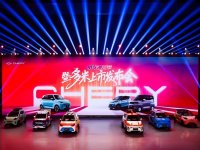 �Ӵ��������棬����С�����Ľ��߶������з�����ʢ����Ļ