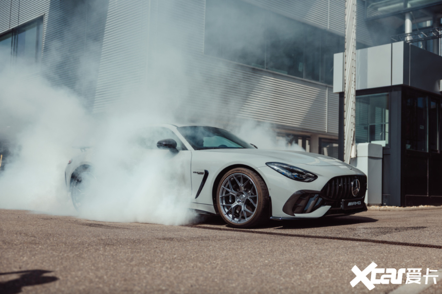 奔驰CTO：纯电AMG GT=搭载3台V8引擎的动力