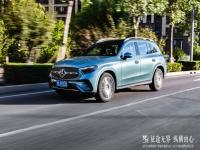 ��;�޽��ݺ�����2025÷����˹-���۳����GLC SUV ����ԽҰ�Լݿ�Ļ