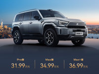 ��ʿM817 Max+�����У�����ΪǬ������Ӳ��ԽҰ