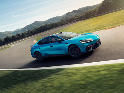 3.8����ټ���+ħ̺���� ����TT Ultra���ٰ�ȫ���׷�