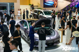 腾势Z9S 31.98万起预售！现在门店已经能看实车