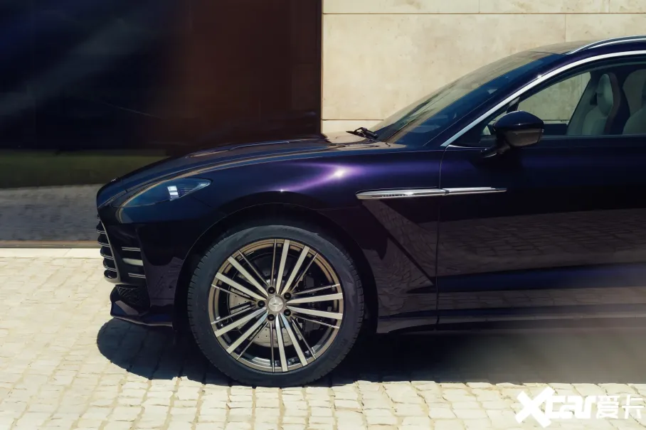 ��˹������DBX GT������ǰ�������θ��ݻ���