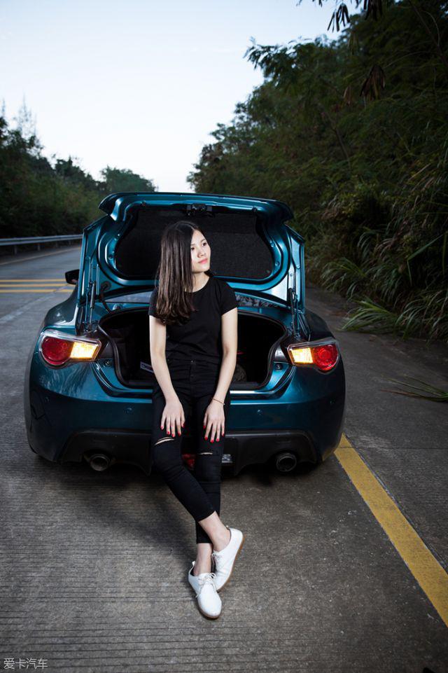 丰田86与黑衣女神,坝核公路外拍大片-爱卡汽车网论坛