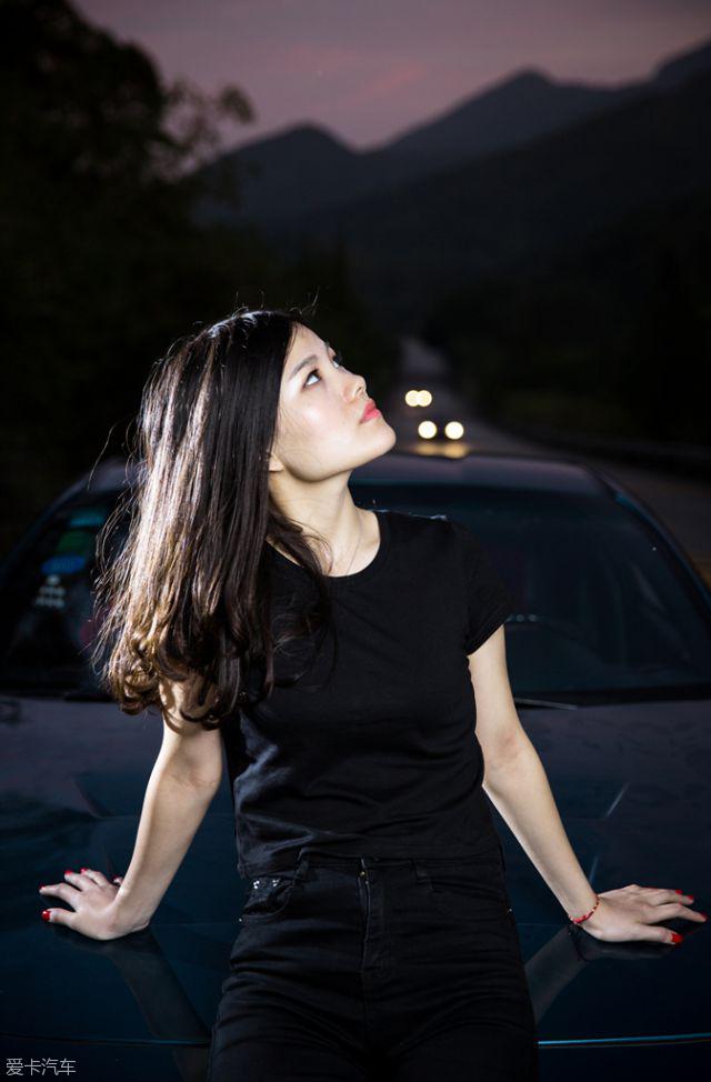 丰田86与黑衣女神坝核公路外拍大片