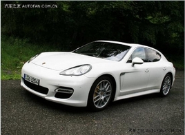 ���ͷ��911 Ľ����Լݱ�ʱ��Panamera