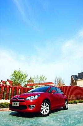 ������β �Լݶ���ѩ�����������Ρ�ͼ��