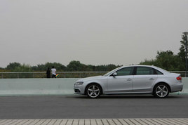 �������� �Լݰµ�A4L 2.0TFSI�˶���