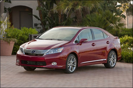 ��ɫ�Ķ��� �Լ�2010���׿���˹HS250h