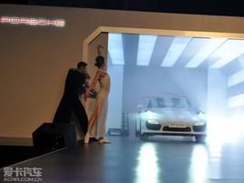 ڹ��׿Խ�䷶ �¿�911 Turbo��ҫ����ҹ