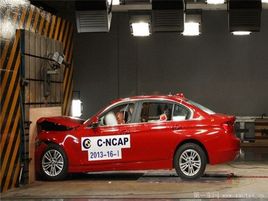 �����ܹ���ȫ ��ⱦ��320Li��ײ����
