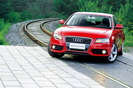 ���¼л� �Լ��°µ�A4L 2.0TFSI�˶���