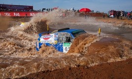 �κ��˲��������ձ��ֳ�ɫ ��κ����̷���