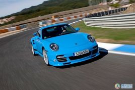 �����籩 �Լ��¿ʱ�ݳ���911 Turbo