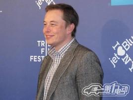 ��˹��CEO��2032���·��۳����Ϊ�綯����