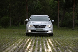 �����м��γ���ս ��˹�´����1.8TSI