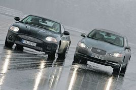 ����С�ܽݱ�XKR�Ծ����ʹ��ݱ�XF SV8