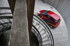 多品牌戰(zhàn)略第一步 試駕奇瑞小車瑞麒M1 多品牌戰(zhàn)略第一步 試駕奇瑞小車瑞麒M1