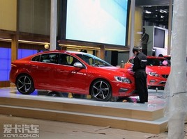 �ֶ��������³��ع� 2013�Ϻ���չ̽��