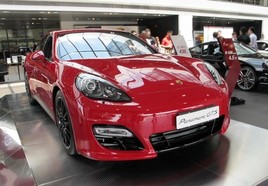 ��ʱ��ȫ��Panamera GTS��ҫ�����Ϻ��ֶ���ʱ������