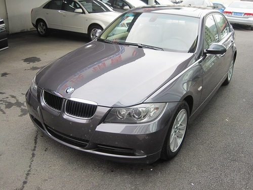 银色宝马2.0at 车况极佳现仅售213800元