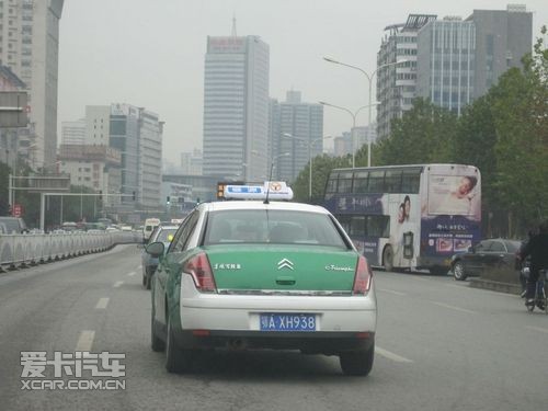 随着1500辆凯旋出租车投入运营,武汉市出租车行业将进入"新车型,新