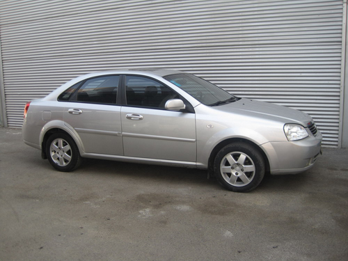 凯越银色 1.6at 售价7.38万 车况良好