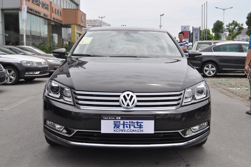 向豪车看齐一汽大众新迈腾b7l到店实拍