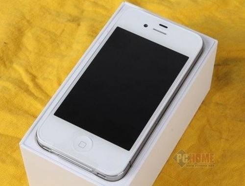 送他一部白色iphone4s不僅能讓他擁有時尚的通訊工具,也是在提醒他有